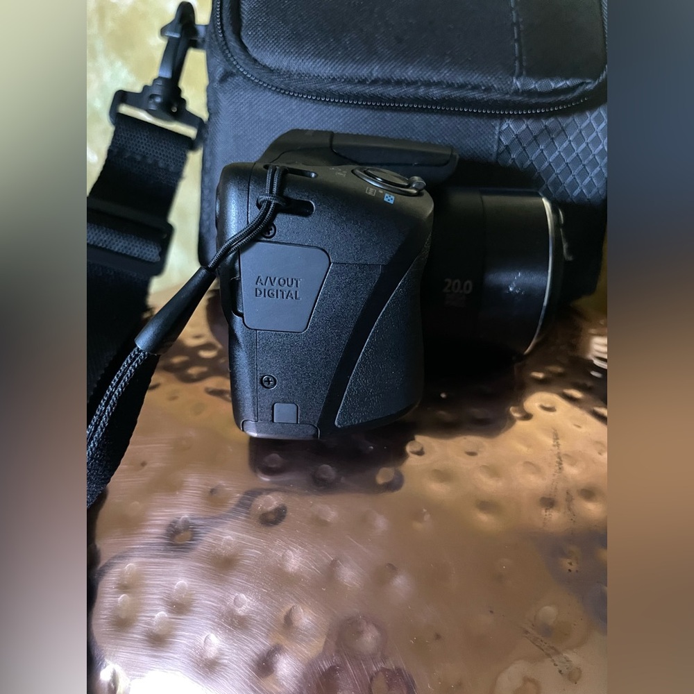 Canon Digital Camera 🎥 - Picture 10 of 14